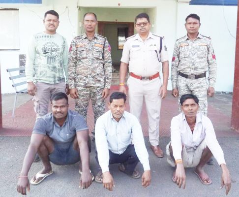 अवैध कबाड़ में शामिल  3 गाडिय़ां जब्त 