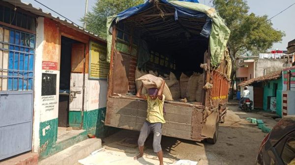 9 महीने बाद भी 29 सौ राशनकार्ड का नहीं हुआ नवीनीकरण