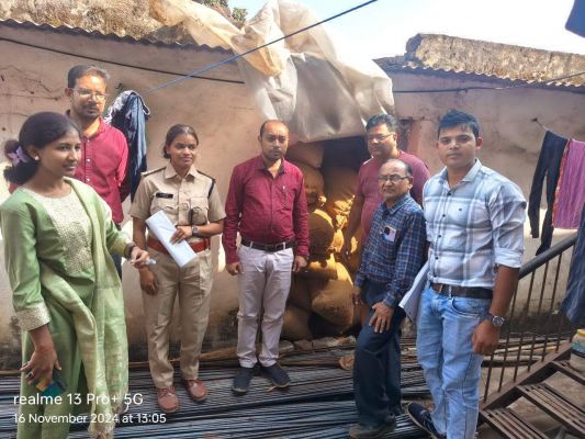 छापेमारी के दौरान 580 बोरी धान जब्त