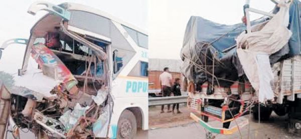 बस ने पीछे से ट्रक को मारी टक्कर