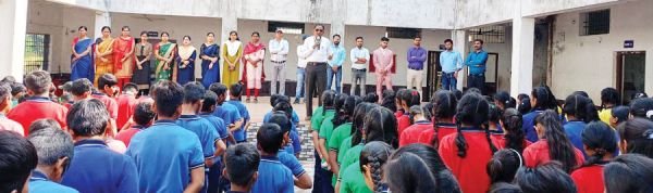 स्कूल में खेलकूद समेत कई आयोजन