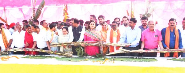 पंडरिया में गन्ना खरीदी और पेराई सत्र का पंडरिया विधायक ने किया शुभारंभ