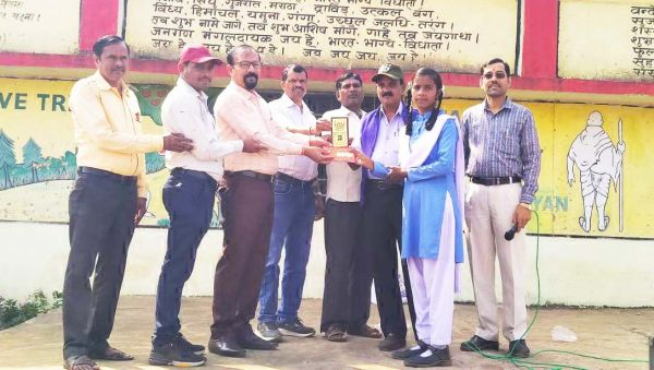  उत्कृष्ट विद्यार्थियों का संस्कृत मित्र सम्मान