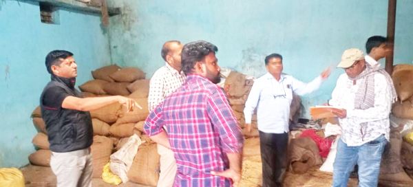 एसडीएम ने किया 518 क्विंटल अवैध धान जब्त