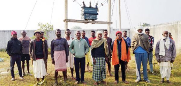 मजरापारा में आजादी के 78 साल बाद पहुंची बिजली