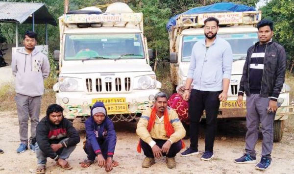 यूपी से आ रही 2 पिकअप से 125 बोरी अवैध धान जब्त