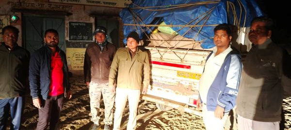 अवैध रूप से परिवहित करते 63 बोरी धान जब्त