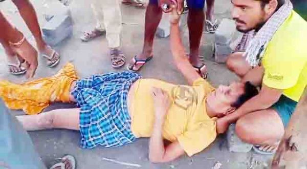 वाहन की चपेट में बुजुर्ग घायल