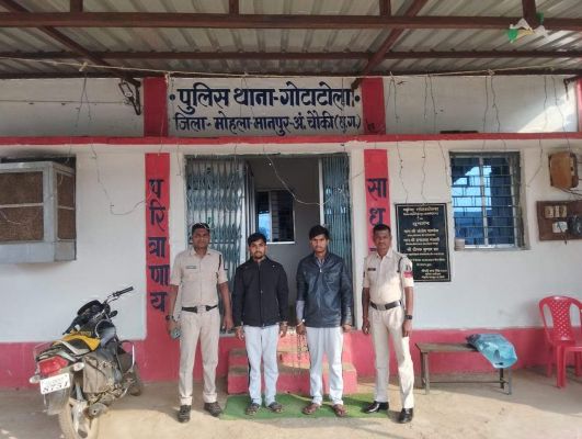 मोबाइल हैक कर खाते से उड़ाए लाखों