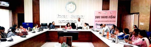कलेक्टर ने की पोट्ठ लईका पहल की समीक्षा