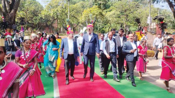 एनएमडीसी के नये उत्पादन निदेशक ने देखा बैलाडीला लौह अयस्क माइंस, प्राकृतिक खूबसूरती से मंत्रमुग्ध