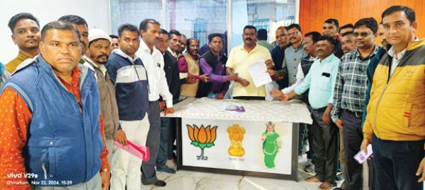 शिक्षक संघर्ष मोर्चा ने विधायक को ज्ञापन सौंपा