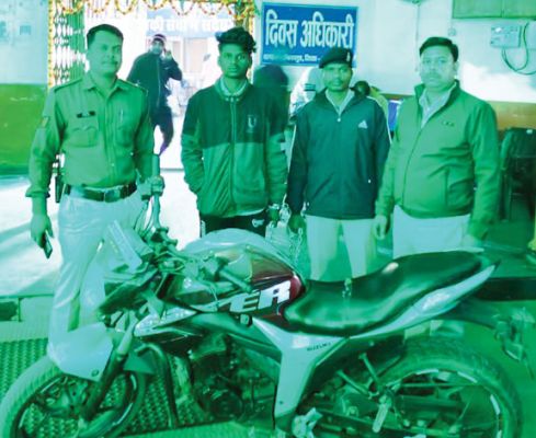 पेट्रोल पंप से चोरी हुई मोटरसाइकिल बरामद, आरोपी गिरफ्तार