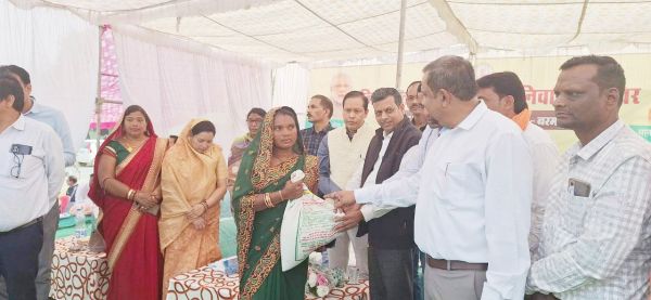 तौसीर शिविर में 160 से अधिक आवेदन 