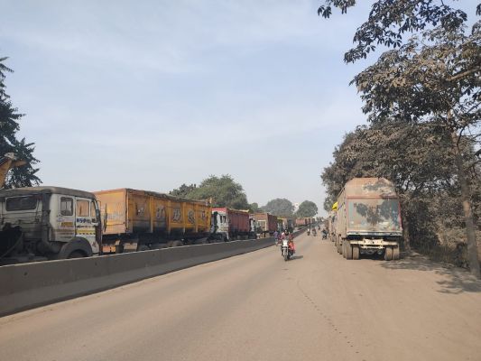 वाहन की चपेट में युवक की मौत, 22 घंटे बाद समाप्त हुआ चक्काजाम  