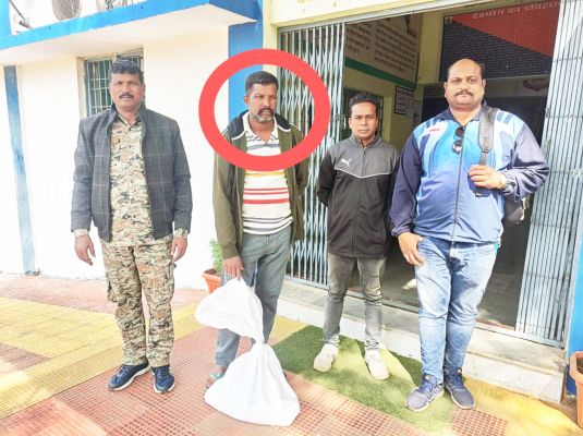 शराब संग आरोपी गिरफ्तार