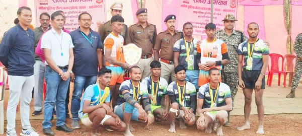 सामुदायिक पुलिसिंग के तहत बगारझोला में कबड्डी स्पर्धा