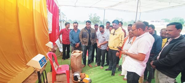 सहकारी समिति भैयाथान में पूजा-अर्चना कर धान खरीदी शुरू
