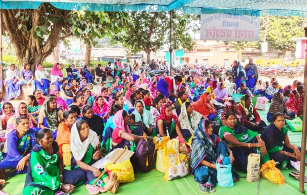 अब 3 सौ सफाई कर्मचारी  ने भी शुरू की हड़ताल