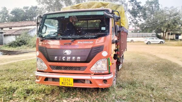 ट्रक से सौ बोरी धान जब्त