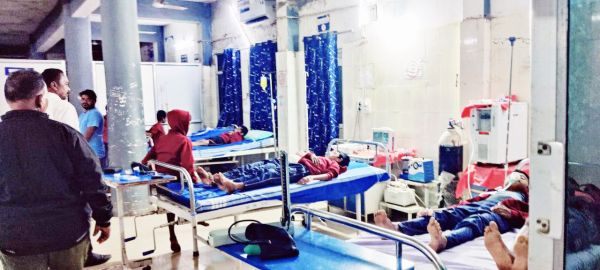 आश्रम शाला के 23 बच्चे बीमार, भर्ती