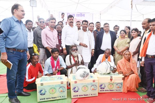 जनसमस्या निवारण शिविर में विधायक व कलेक्टर हुए शामिल