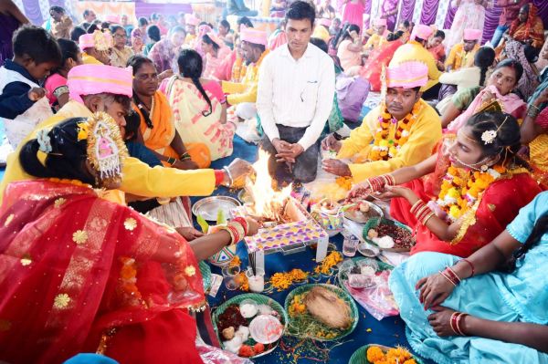 25 जोड़े बंधे परिणय सूत्र में