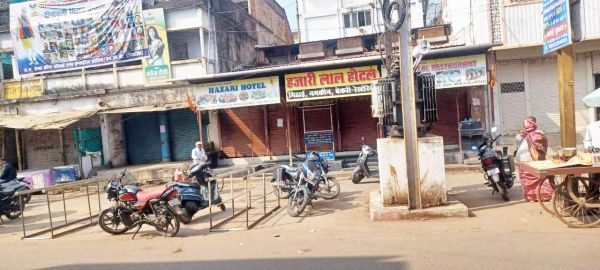 तहसीलदार व व्यापारियों  के बीच विवाद 