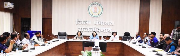 पशु विचरण की रोकथाम पर सीईओ ने ली बैठक