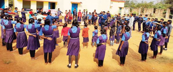 शौचालय के लाभ बताए और शौचालय उपयोग की दिलाई शपथ