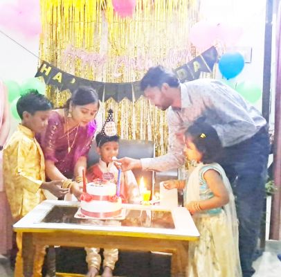 शिक्षक ने बेटे के जन्मदिवस पर कराया न्यौता भोज