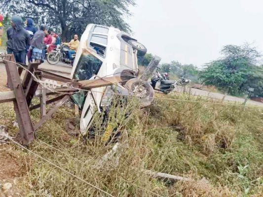 स्कार्पियो की टक्कर से बाइक सवार घायल 