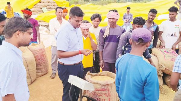 ओडिशा सीमा के चेकपोस्ट में गाडिय़ों की जांच कर अवैध धान के परिवहन पर नियंत्रण के निर्देश