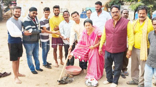 नपं अध्यक्ष ने सीसी सडक़ के लिए किया भूमि पूजन