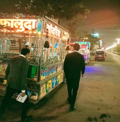 कचरा दुकान के सामने रोड़ पर डालने पर होगी कार्रवाई