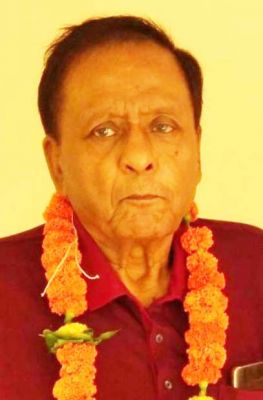 दिवंगत गिरीश शुक्ला को  लॉ-कॉलेज में दी पुष्पांजलि