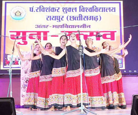 कन्या कॉलेज की छात्राओं ने वन एक्ट प्ले में प्रथम स्थान बनाया