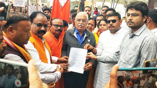 बांग्लादेश में हिंदुओं पर हमला, निकाली रैली, ज्ञापन सौंपा
