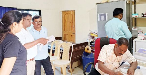एएनएम के घर में उप स्वास्थ्य केंद्र, चल रहा झोलाछाप डॉक्टर का कारोबार