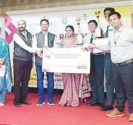 राज्य स्तर रेड रिबन प्रश्नोत्तरी स्पर्धा में अंबुजा विद्यापीठ  के हर्ष-स्पर्श प्रथम 