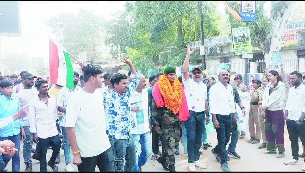 अग्निवीर में चयनित मयंक का राजिम पहुंचने पर स्वागत