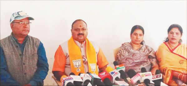 निकाय में सत्ता परिवर्तन के बाद 10 बरस में तेजी से नीचे गिरा मनेन्द्रगढ़ में विकास का ग्राफ - पटवा