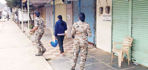 सर्व आदिवासी समाज के बंद का व्यापक असर, दुकानें रहीं बंद, बाजारों में सन्नाटा