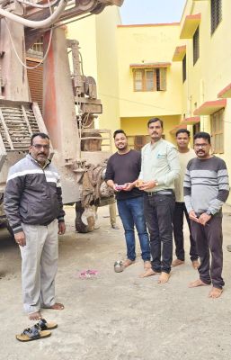 विधायक इंद्र कुमार की पहल पर बोर खनन
