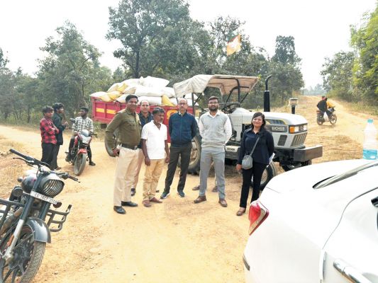 अवकाश के दिन अफसर कर रहे समितियों के दौरे