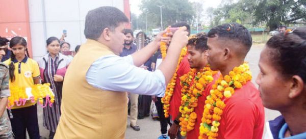 बस्तर ओलम्पिक मशाल रैली कोंडागांव पहुंची, भव्य स्वागत