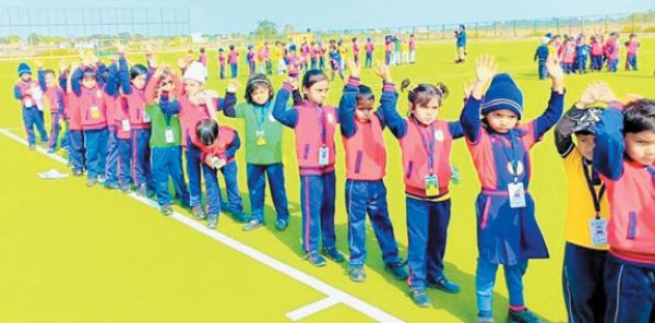 डीपीएस में मना सशस्त्र सेना झंडा दिवस