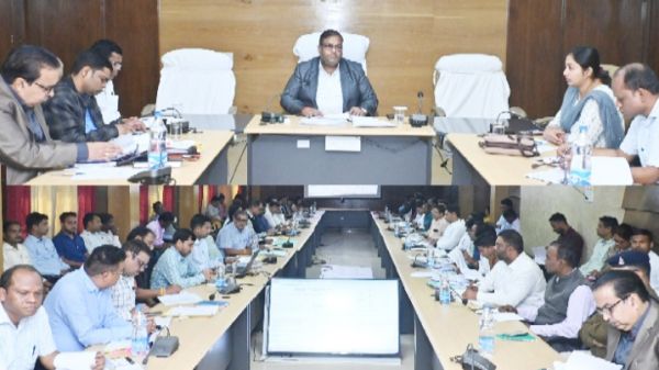 बुजुर्गों का बनाए आयुष्मान वय वंदना कार्ड