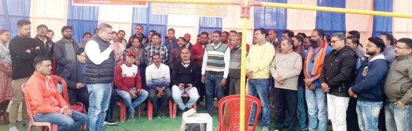 प्लेसमेंट कर्मचारियों की अनिश्चिकालीन हड़ताल शुरू, चरमराई व्यवस्था