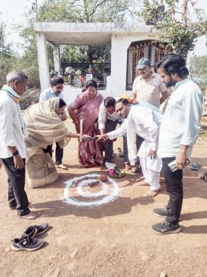 मेयर ने किया सीमेंट कांक्रीट रोड निर्माण का भूमिपूजन